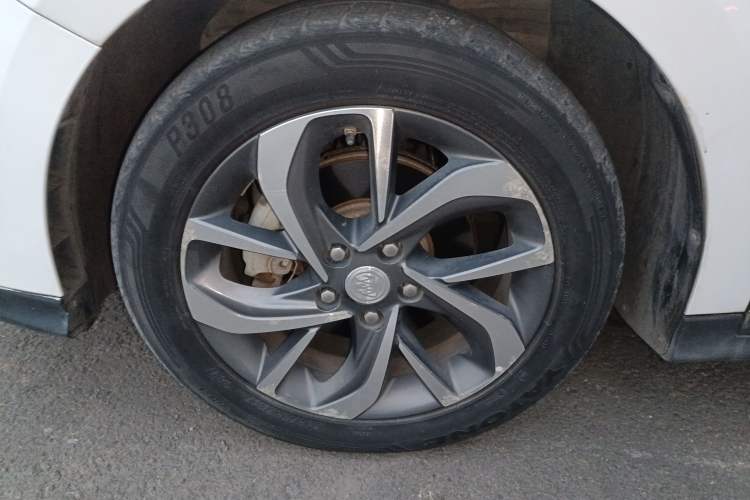 Used Buick Velite 6 2019 Connected Fashion Model