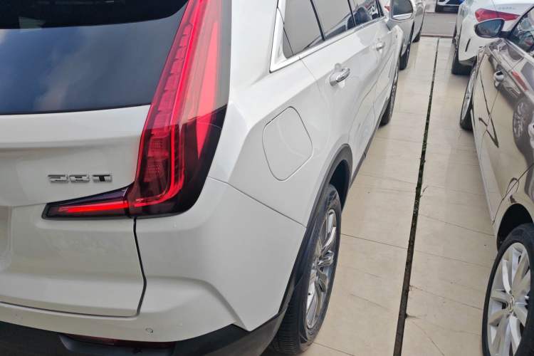 Used Cadillac XT4 2018 28T Two-Wheel Drive Leading Version
