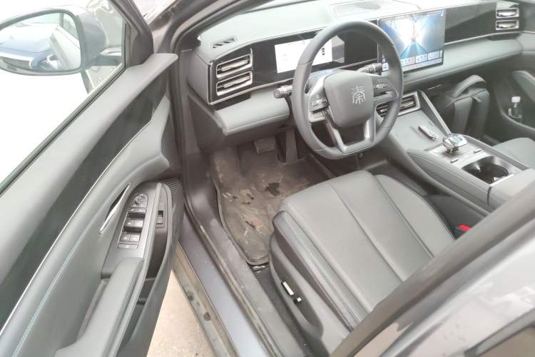 Used BYD Qin L 2025 DM-i Smart Drive 120KM Superior Model
