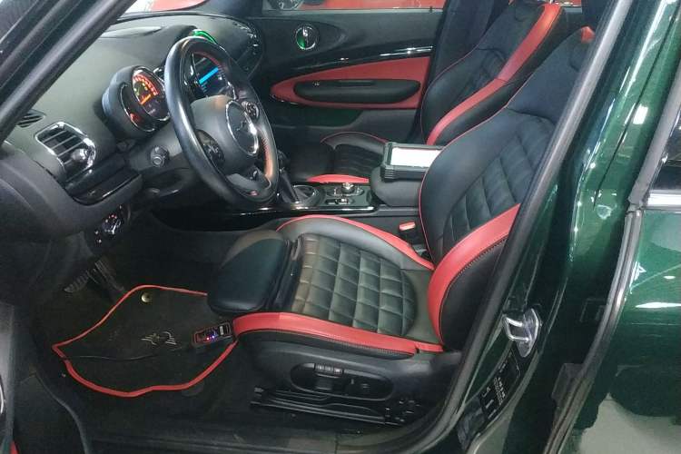 Used  Clubman 2018 1.5T COOPER Racing Driver