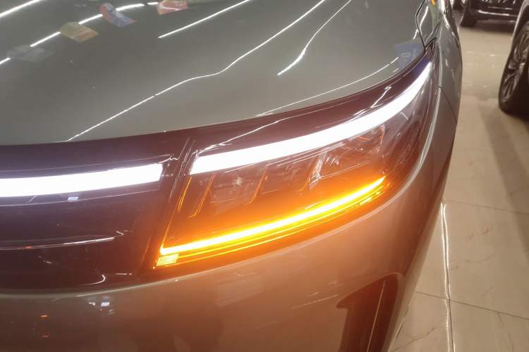 Used Hima AITO M7 2022 1.5T Four-Wheel Drive Luxury Edition
