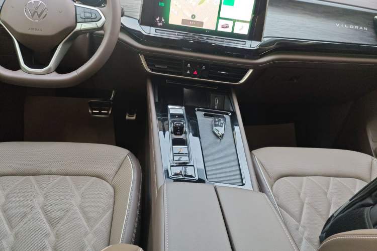 Used Volkswagen Viloran 2024 380TSI Premium Edition
