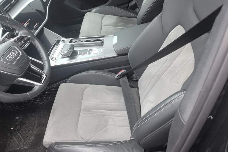 Used Audi A6L 2023 40 TFSI Luxury Dynamic Model
