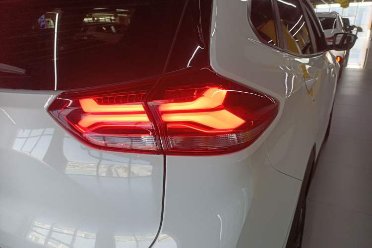 Used Chevrolet Trax 2019 Redline 335T CVT Top-Tier Model China VI Standard