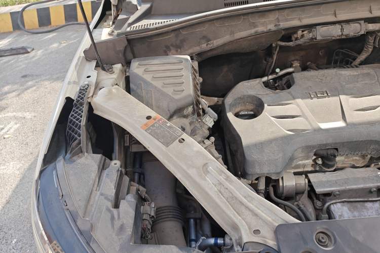 Used Roewe RX5 2016 20T Two-Wheel Drive Automatic Internet Smart Edition
