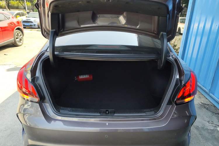 Used MG 5 2022 300TGI DCT Chao Yue Flagship Edition
