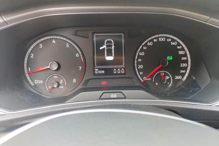 Used Volkswagen T-ROC 2018 230TSI DSG Two-Wheel Drive Advanced Version China V Standard
