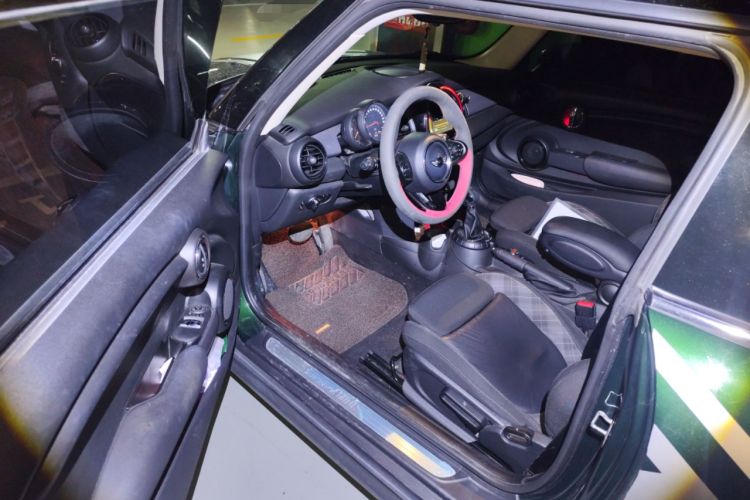 Used  MINI 2016 1.5T COOPER
