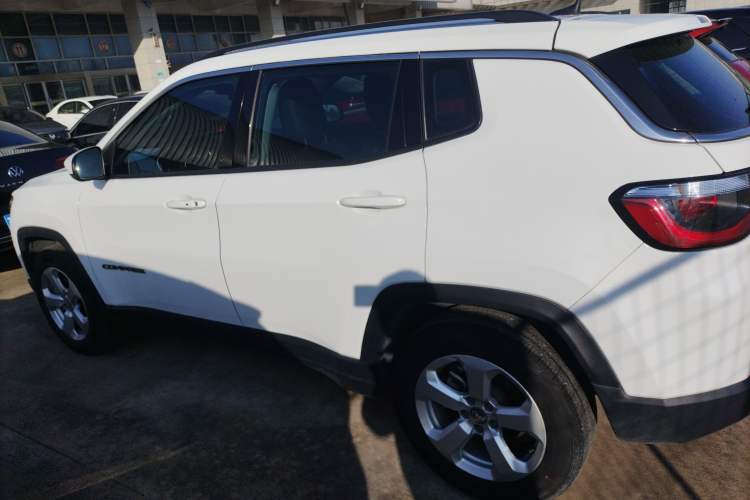 Used  Compass 2020 220T Automatic Leading Edition