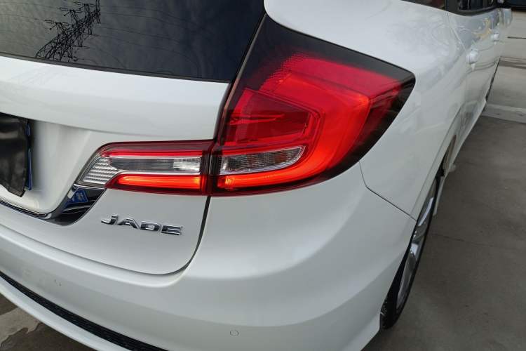 Used Honda Jade 2017 1.8L automatic Comfort version 5 seats