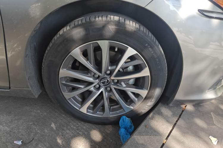 Used Lexus ES 2022 200 Excellence Edition
