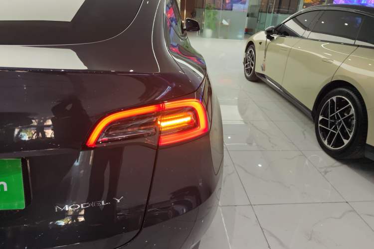 Used Tesla Model Y 2024 Rear-Wheel-Drive Version
