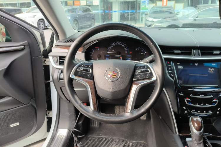 Used Cadillac XTS 2014 28T Luxury Model