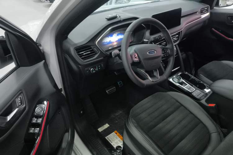 Used Ford Escape 2024 EcoBoost 245 Four-Wheel Drive ST-Line Pro Trim
