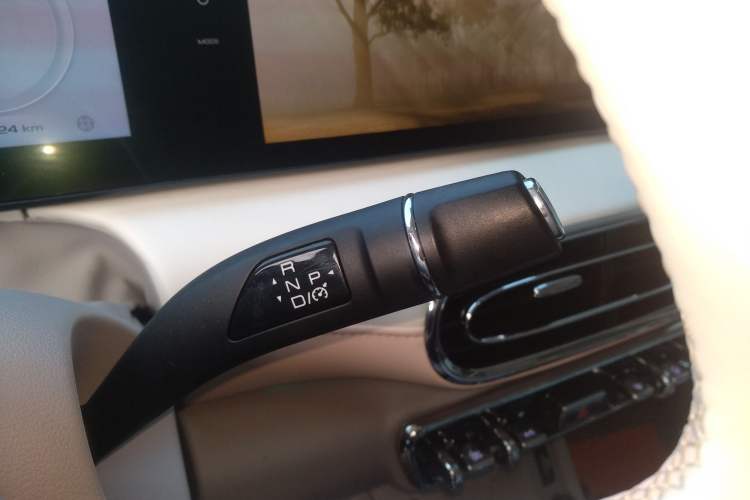 Used ORA Ballet Cat 2022 401 km Nutcracker Edition