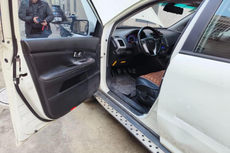 Used BYD S6 2014 2.0L Manual Luxury 5-Seater