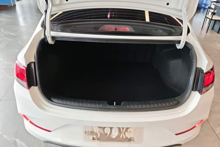 Used Hyundai Celesta 2018 1.6L Automatic GL Enjoyment Edition China VI compliant