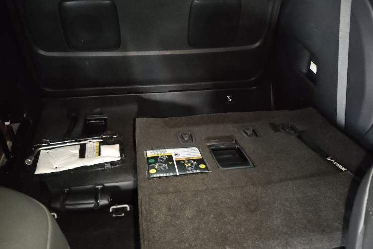 Used Toyota Sienna 2023 2.5L Hybrid Deluxe Edition