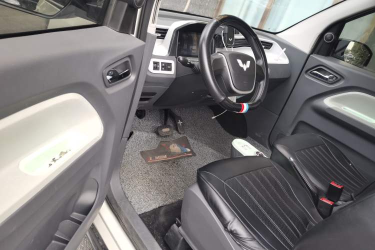 Used Wuling Hongguang MINIEV 2022 Macaron Premium Model – Lithium Iron Phosphate
