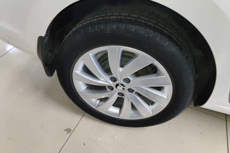 Used Skoda Rapid 2019 1.5L Automatic Comfort Edition China VI Standard
