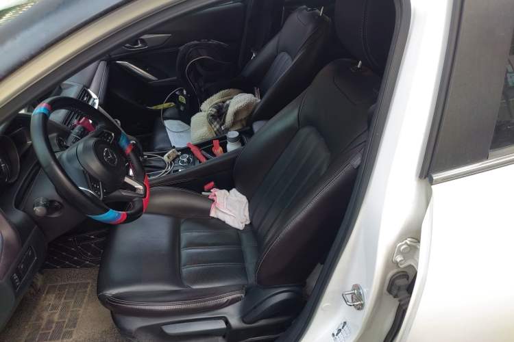 Used Mazda CX-4 2018 2.0L Automatic Two-Wheel Drive Blue Sky Premium Upgrade Version China VI Standard
