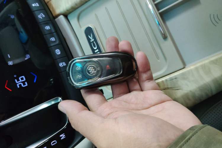 Used Buick GL8 2018 ES 28T Comfort Model China VI Standard