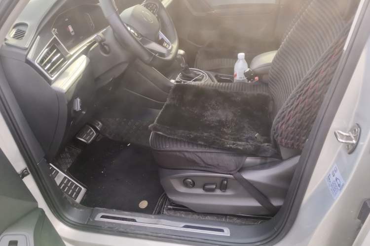 Used Volkswagen Tiguan L 2022 330TSI Automatic Two-Wheel Drive R-Line Flagship Edition
