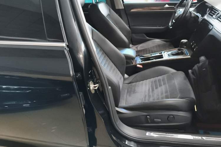 Used Volkswagen Magotan 2018 330TSI DSG Luxury Model
