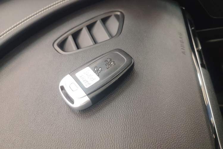 Used Hongqi H5 2019 30TD Smart Connect Dynamic Edition
