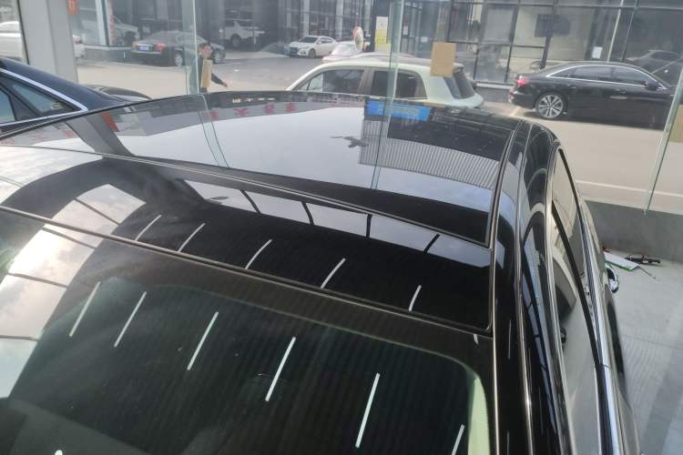 Used Mercedes-Benz E-Class 2022 Second Facelift E 300 L Luxury Edition
