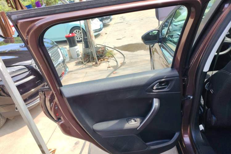 Used Peugeot 2008 2014 1.6L Manual Trend Edition
