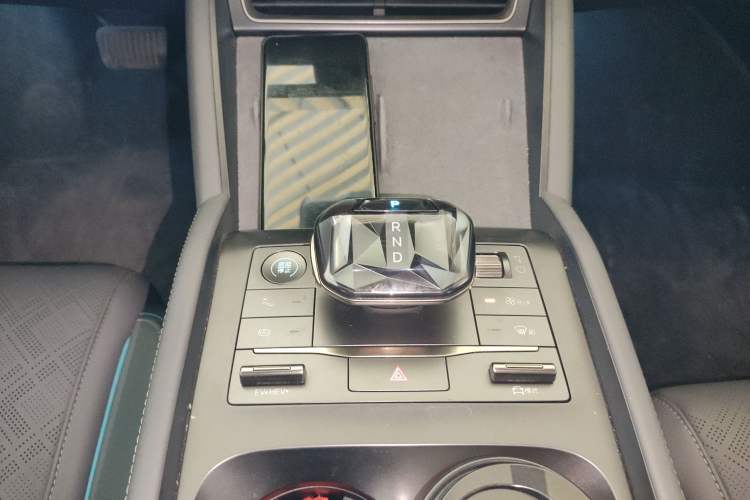 Used BYD Qin L 2024 DM-i 120KM Excellence Model
