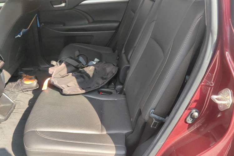 Used Toyota Highlander 2018 2.0T Four-Wheel Drive Prestige Version 7 Seats China V Emission Standard
