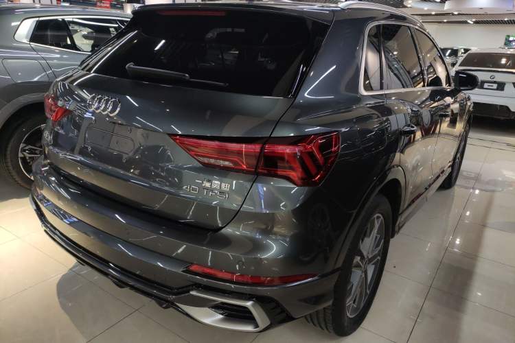 Used Audi Q3 2024 40 TFSI Fashion Dynamic Model
