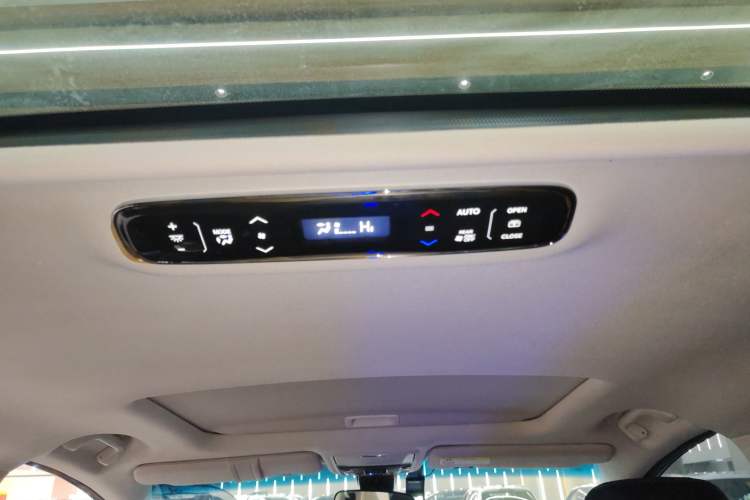 Used Honda Elysion 2022 2.0L eHEV Luxury First Edition
