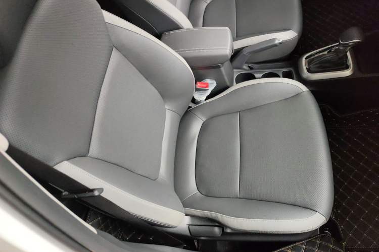 Used Kia kx1 Stonic 2021 1.4L CVT Sunroof Model