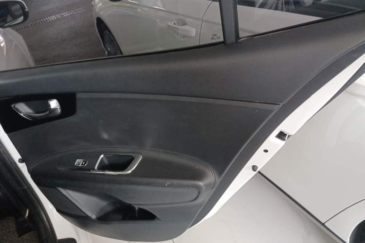 Used Kia K4 2014 1.8L Automatic DLX