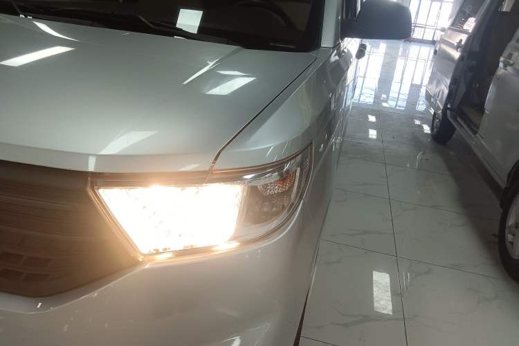 Used Wuling Hongguang V 2019 1.5L Jingqu Version China VI LAR
