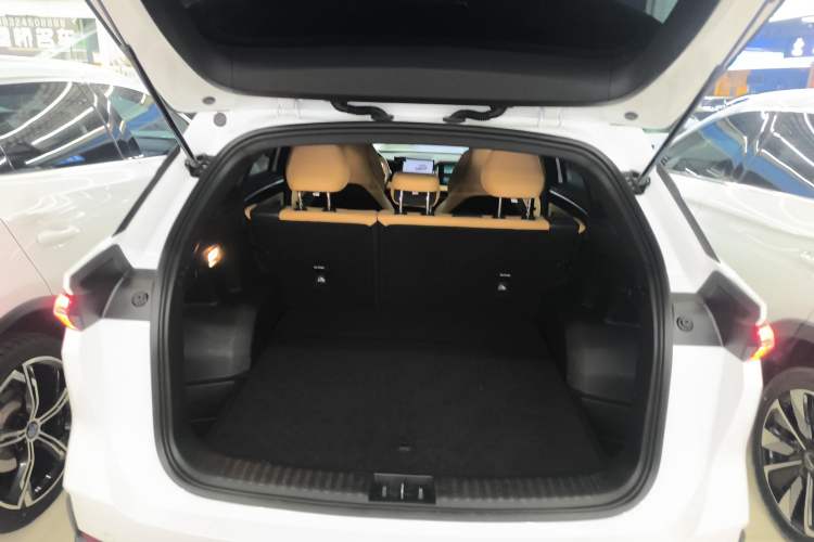 Used  L7 2024 1.5T 115 km PLUS Dragon Edition
