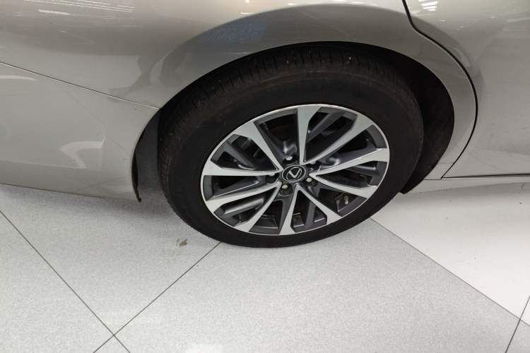 Used Lexus ES 2025 200 Premium Edition