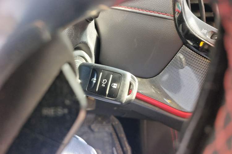 Used Changan CS55 2017 1.5T Manual Colorful Edition
