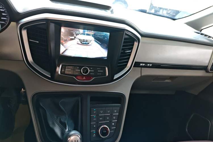 Used  M4 2019 Business Series 2.0L Manual - China VI Standard