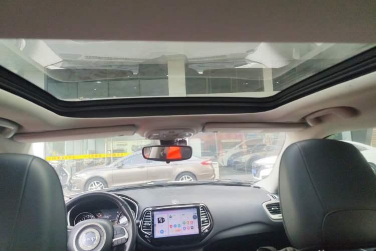 Used  Compass 2017 200T Automatic Family Edition
