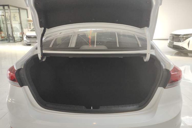 Used Hyundai Elantra 2016 1.6L Automatic ZhiXuan – Elite Version
