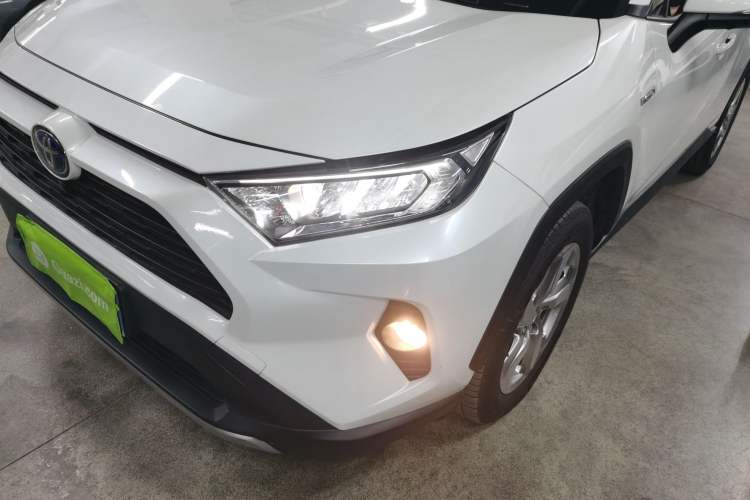 Used Toyota RAV4 2020 Dual-Engine 2.5L E-CVT Two-Wheel Drive Elite Edition
