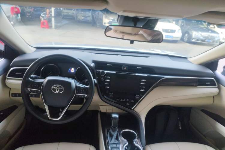 Used Toyota Camry 2018 2.5G Luxury Edition
