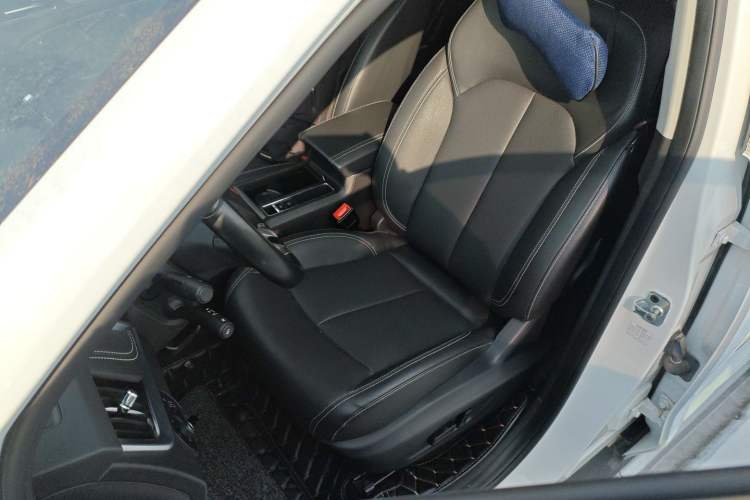 Used Roewe RX5 2019 20T Two-Wheel Drive Automatic 4G Connected Platinum Edition
