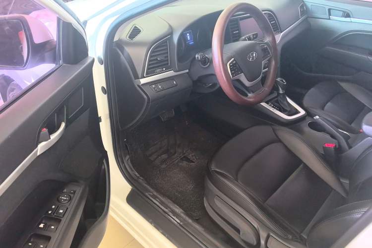 Used Hyundai Elantra 2016 1.6L Automatic ZhiXuan – Elite Version