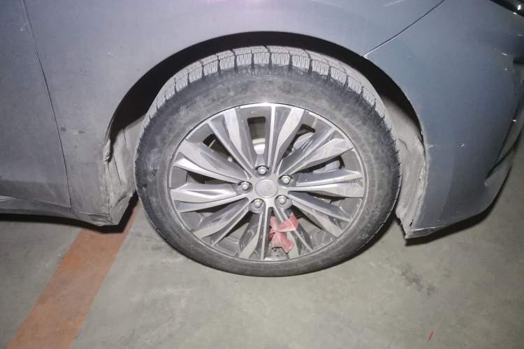 Used Hongqi E-QM5 2022 431 km Charge & Enjoy Edition
