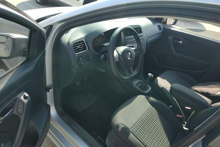 Used Volkswagen Polo 2014 1.6L Manual Comfort Edition